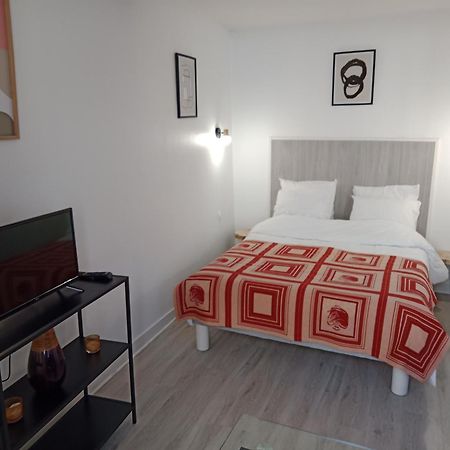 Studio Zoe Saint-Pere  ภายนอก รูปภาพ